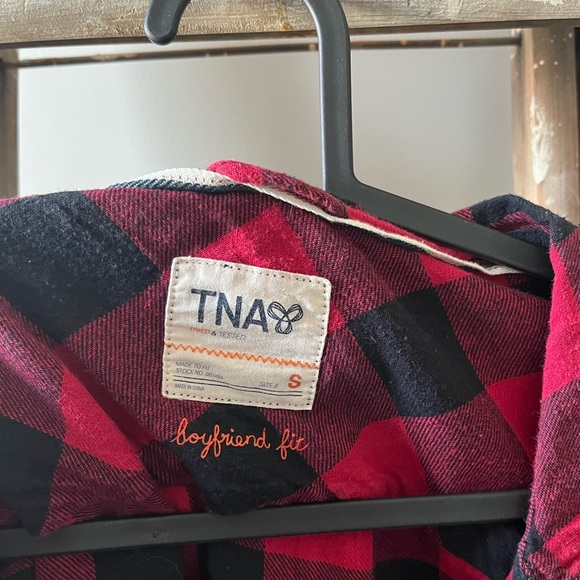 TNA | Iconic Red Plaid Button Down Shirt | Boyfriend Fit - Picture 6 of 8